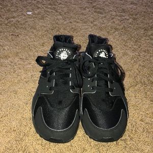 Black Nike Men’s Huaraches